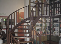 Galerija i stepenice - Book Cafe Zagreb